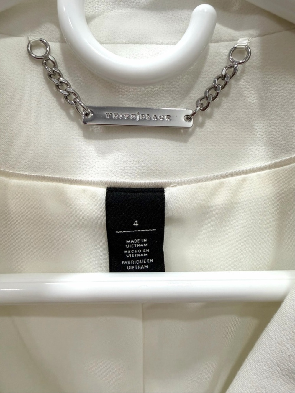 ✨ White House Black Market Cropped Double-Breasted Blazer size 4 – Like New! ✨ - Picture 6 of 9